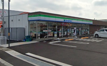 ファミリーマート 高松仏生山北店(コンビニ)まで642m エスティガーデン