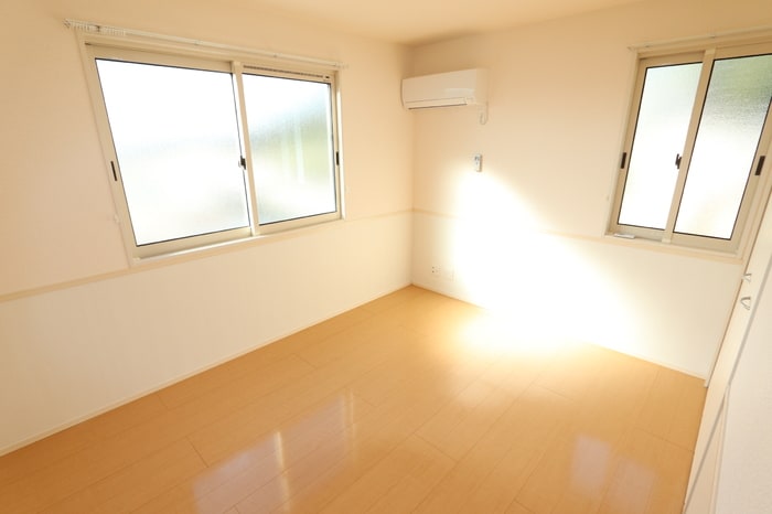  ピースタウン川東