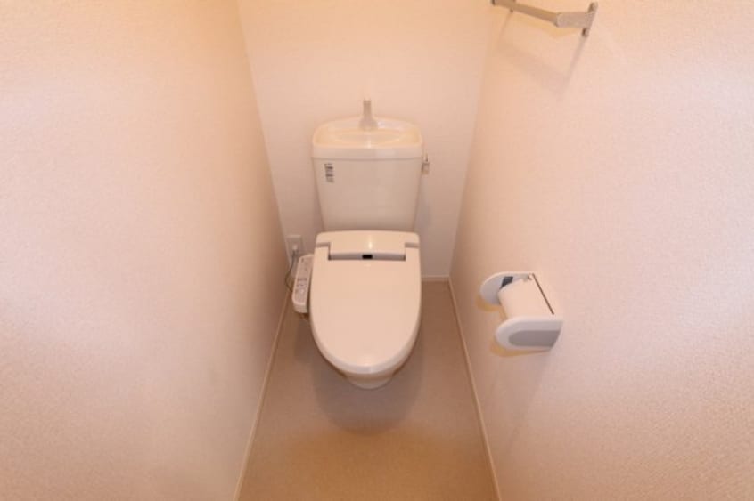  ピースタウン川東