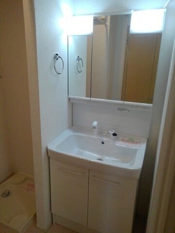 スペースが確保できる洗面所です グレイスフル　Ⅲ