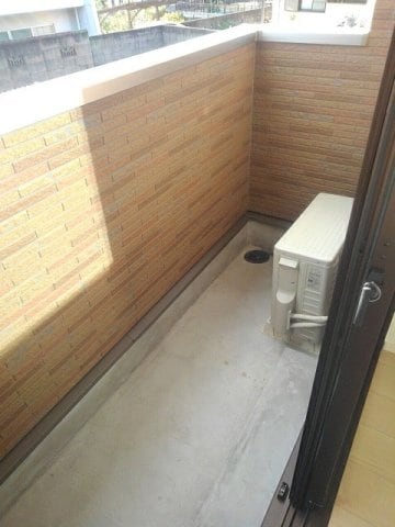 暖かな日差しのふりそそぐバルコニー グレイスフル　Ⅲ