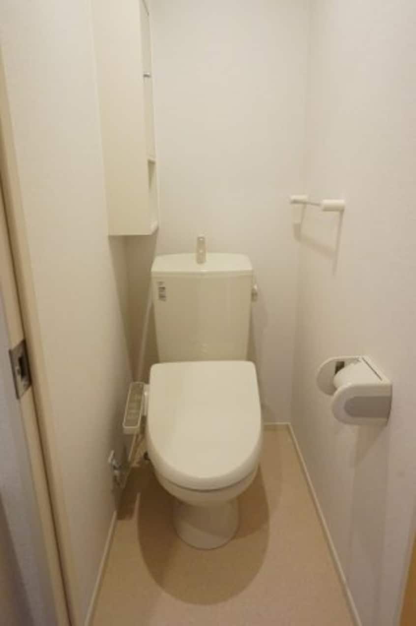 コンパクトで使いやすいトイレです ボンヌ・シャンスⅠ