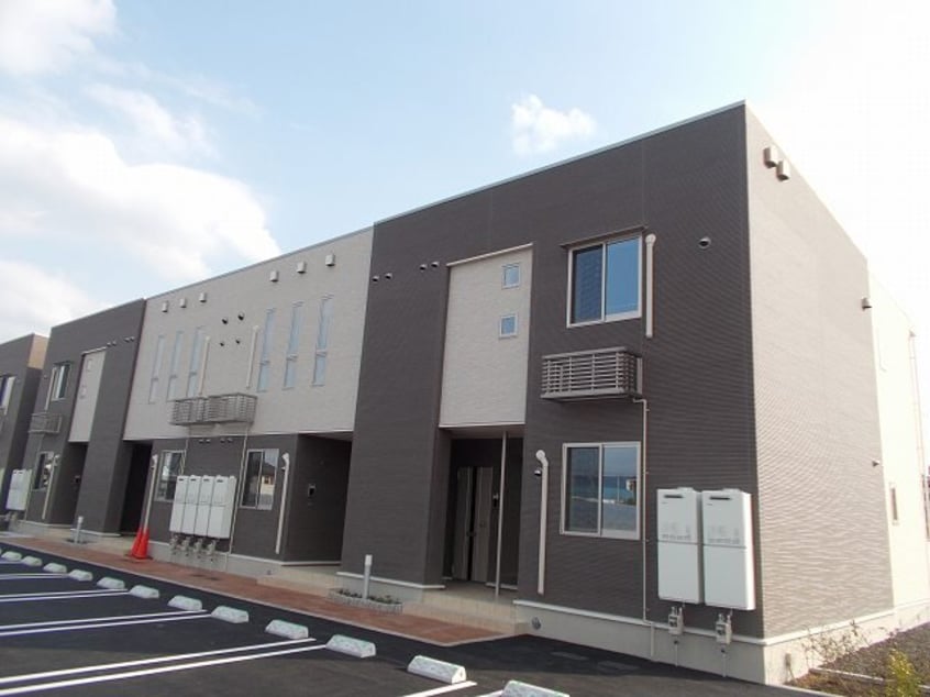 外観は落ち着いています トルヴェ　ラ　フェーヴⅢ