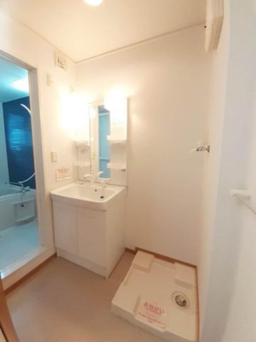 コンパクトで使いやすい洗面所 リーフグリーン　ハイツⅢ