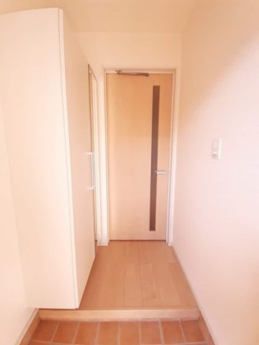 明るい玄関です グランド・アヴェニュー　Ａ