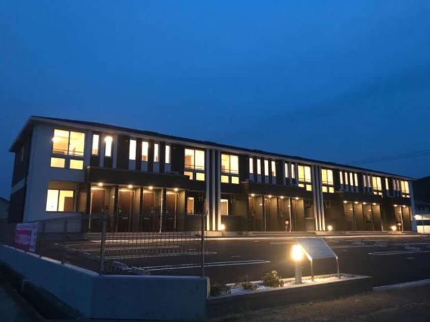 外観写真（夜） キャロット　C