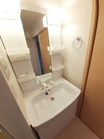 コンパクトで使いやすい洗面所 シエルメゾン