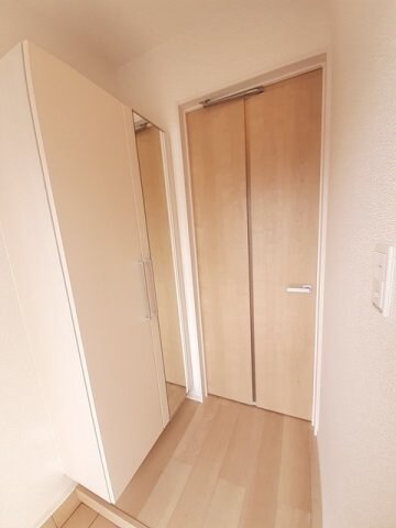 落ち着いた玄関です ラ・エムザ