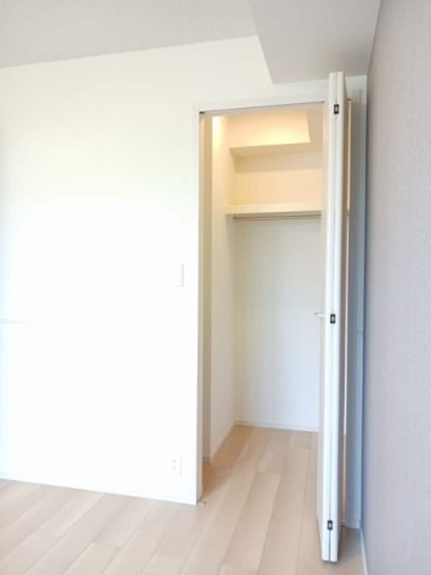  ＳＥＲＡＶＥＥ　林