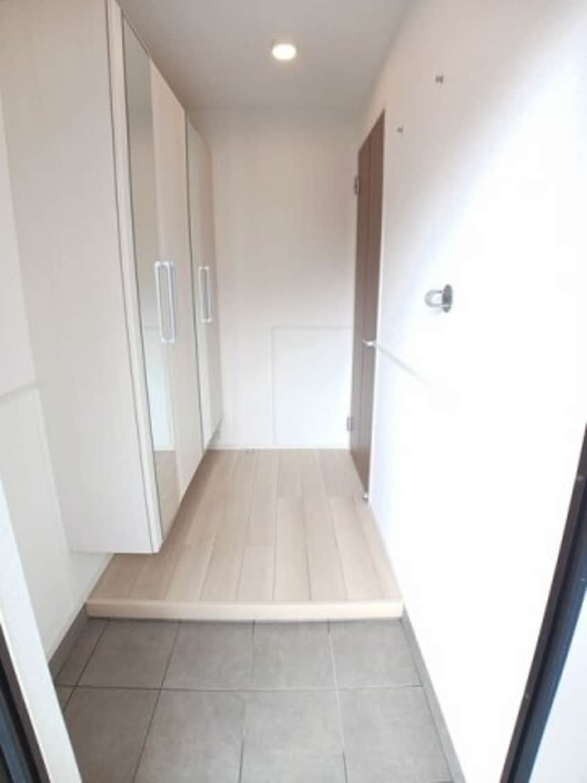  ＳＥＲＡＶＥＥ　林