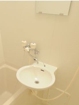  レオパレスｐｉｎｅ　ｃｒｅｓｔ