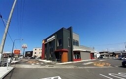 マクドナルドさんまで1200m