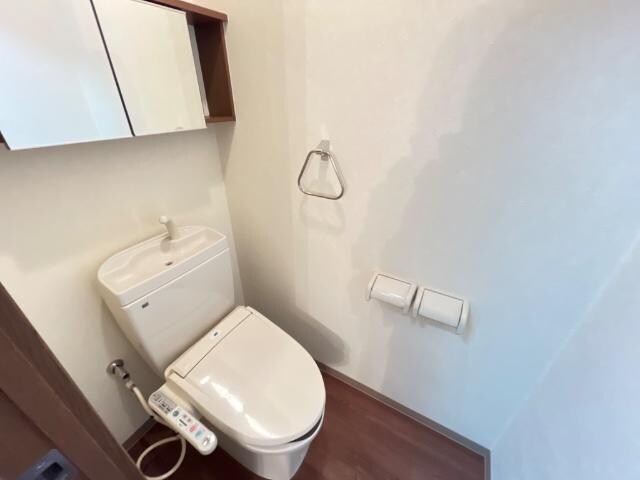 シャワー付トイレ ヴァンルージュ