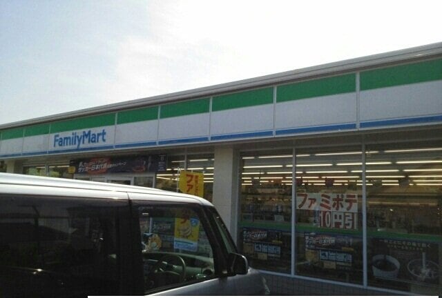 ファミリーマートさんまで930m カーム小林