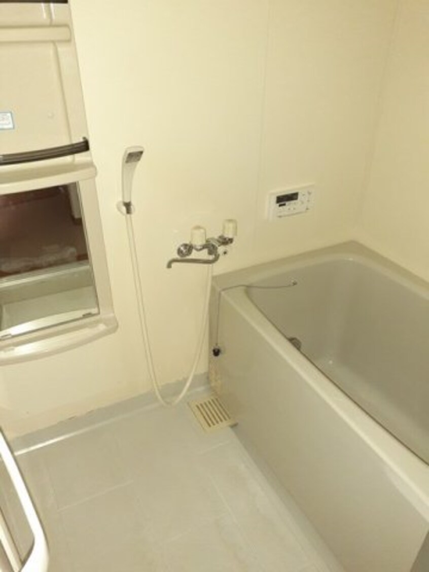 日々の疲れを癒すお風呂付です オーブリー真時Ｂ