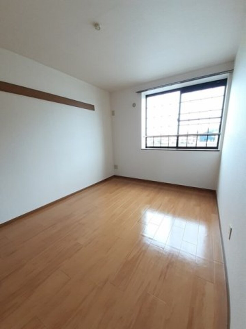 内装は落ち着いています オーブリー真時Ｂ