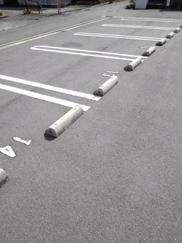 駐車場に車を止められます ラベリーズ・八幡