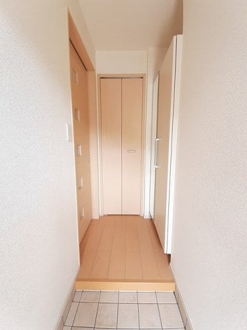 きれいな玄関です ラベリーズ・八幡