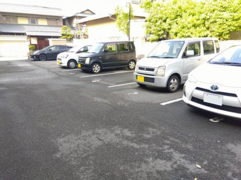  レオパレスウィスタリア坂出