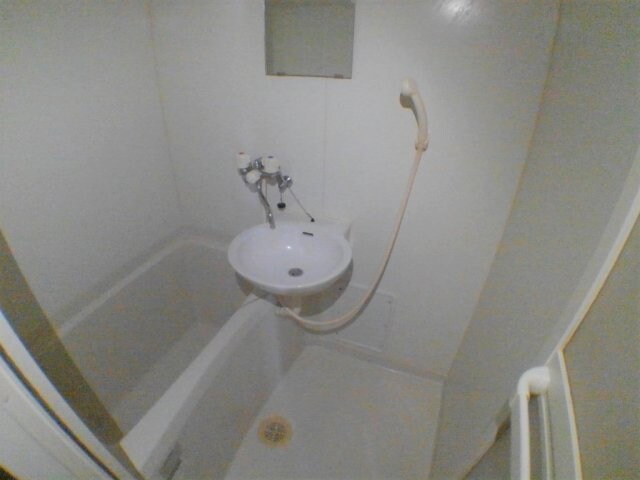 お風呂で日々の疲れを落としましょう レオパレスウィスタリア坂出