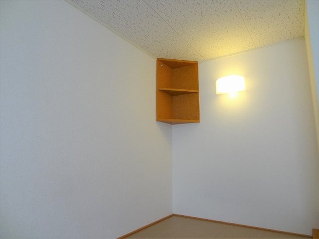 ベッド上　ライト レオパレスプランドール木太