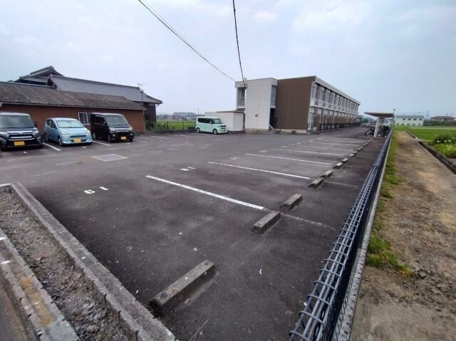  レオパレス由良