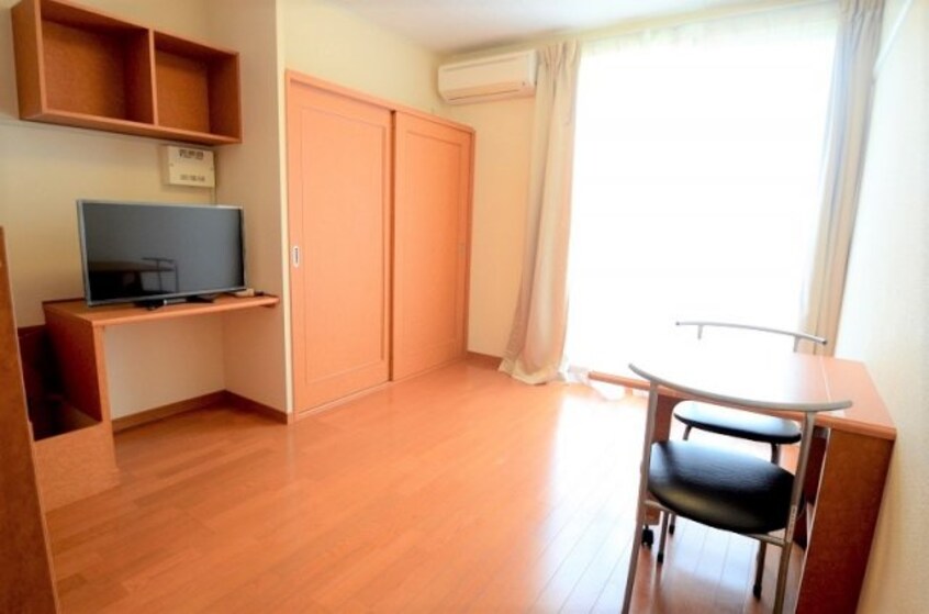  レオパレス由良