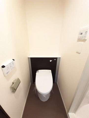 ゆったりとした空間のトイレです ガーデンハウスＭ　Ｂ