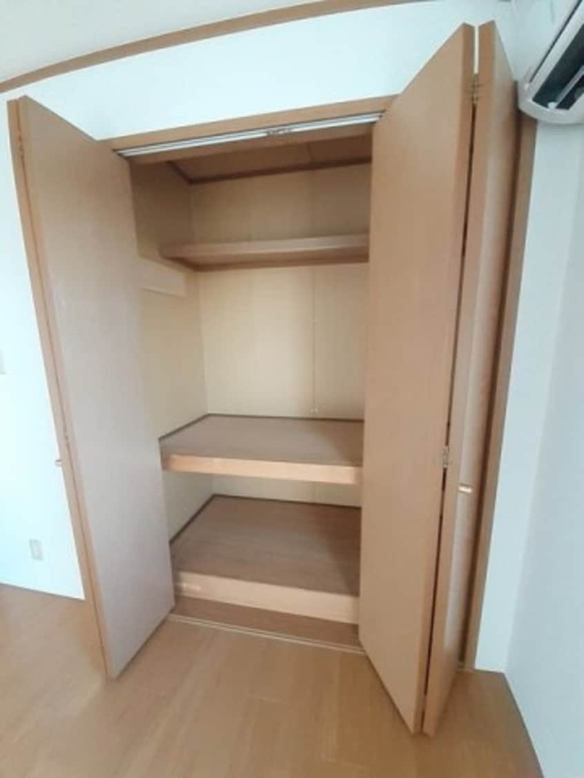便利な収納スペースです コーポリバーサイド　Ａ