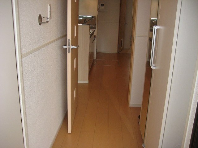 毎日通る玄関はこちらです ルポゼ