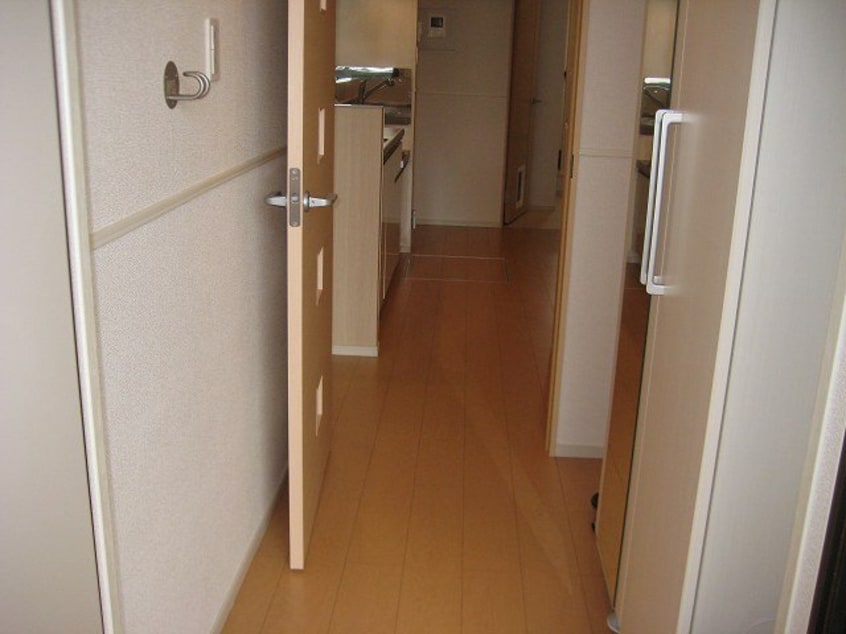 毎日通る玄関はこちらです ルポゼ