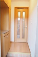 明るい玄関です メゾン　アクティブ　Ａ