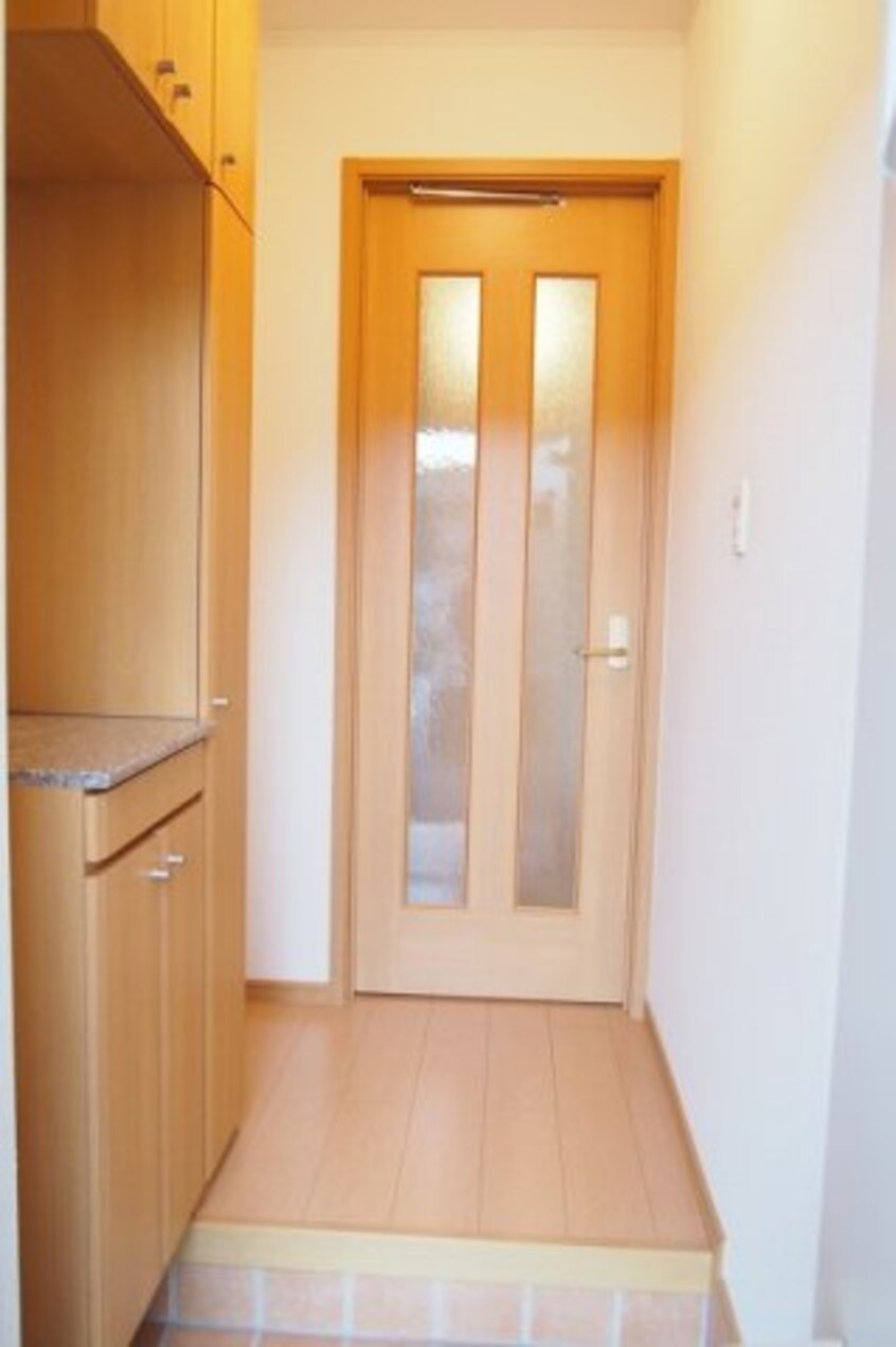 明るい玄関です メゾン　アクティブ　Ａ