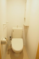 ゆったりとした空間のトイレです ブライトプレイスＡ