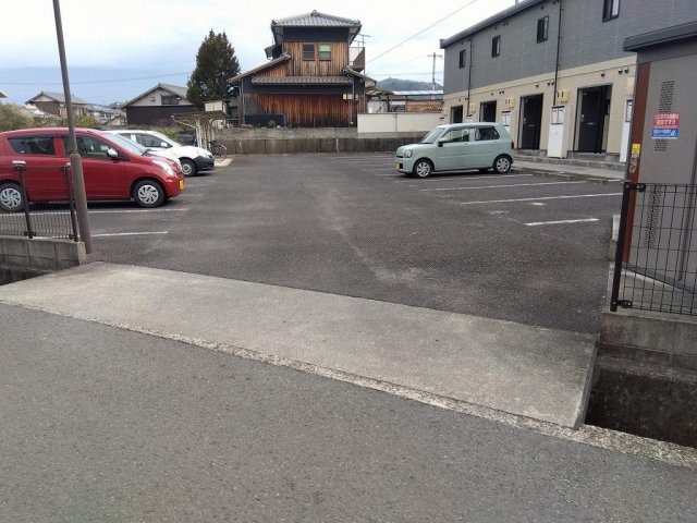  レオパレスさぬき