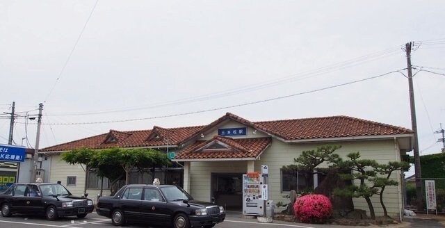 ＪＲ三本松駅さんまで1100m フレスクーラＣ