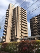 サーパス浜ノ町ツインタワーソレイユタワーの外観
