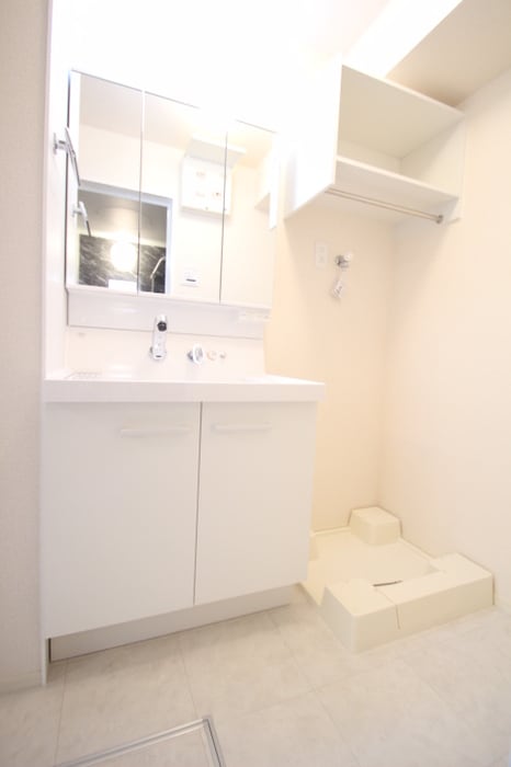  アヴァンサール　優