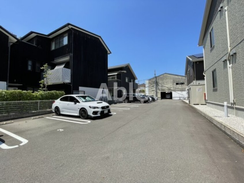  アヴァンサール　仁