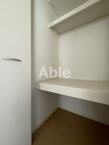  アヴァンサール　仁