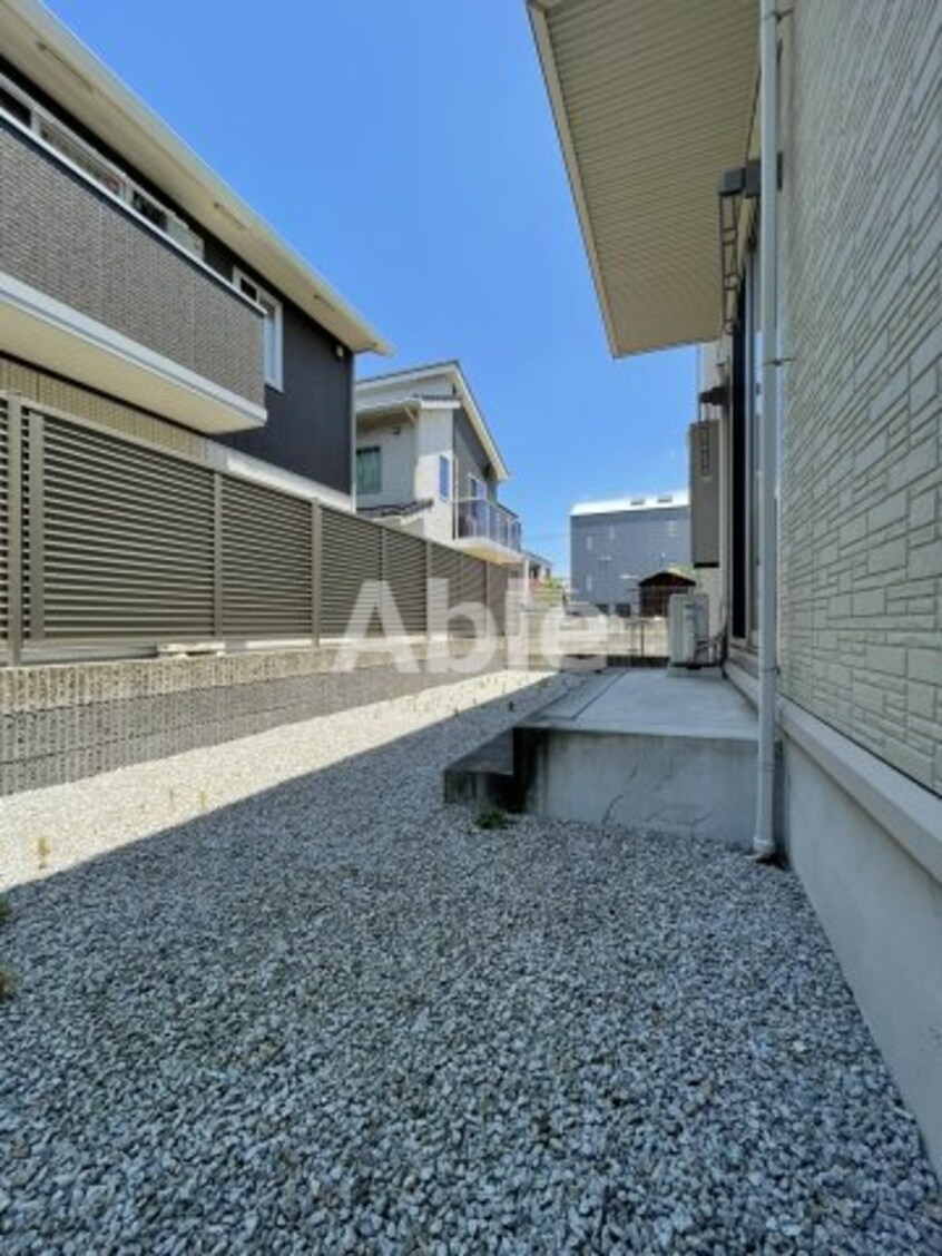  アヴァンサール　仁