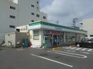 ファミリーマート 高松福岡町店(コンビニ)まで104m アヴァンサール　仁