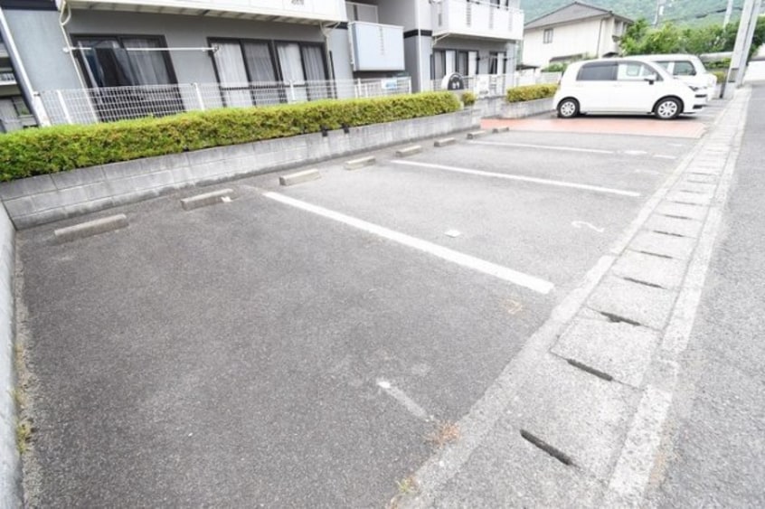  ロイヤルコート　セラ