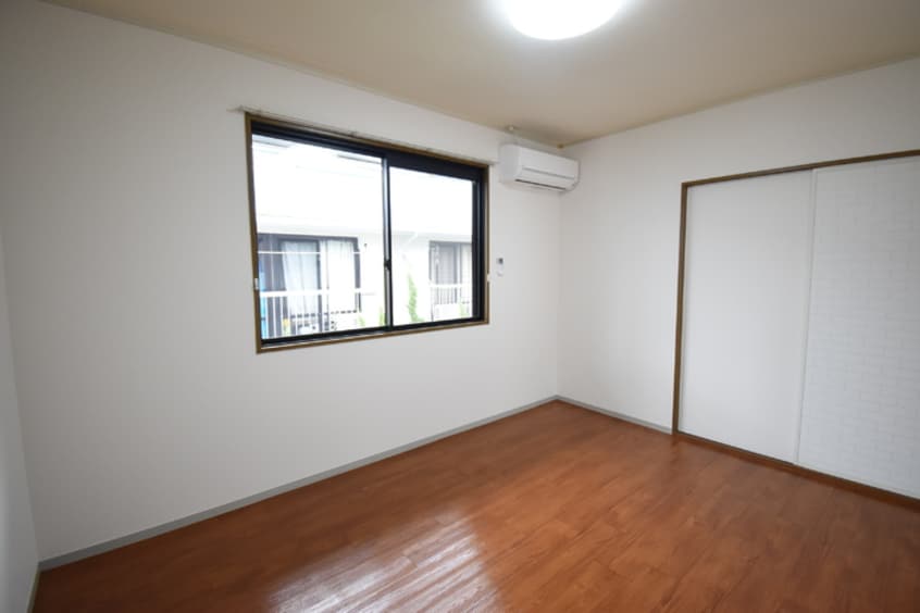  ロイヤルコート　セラ