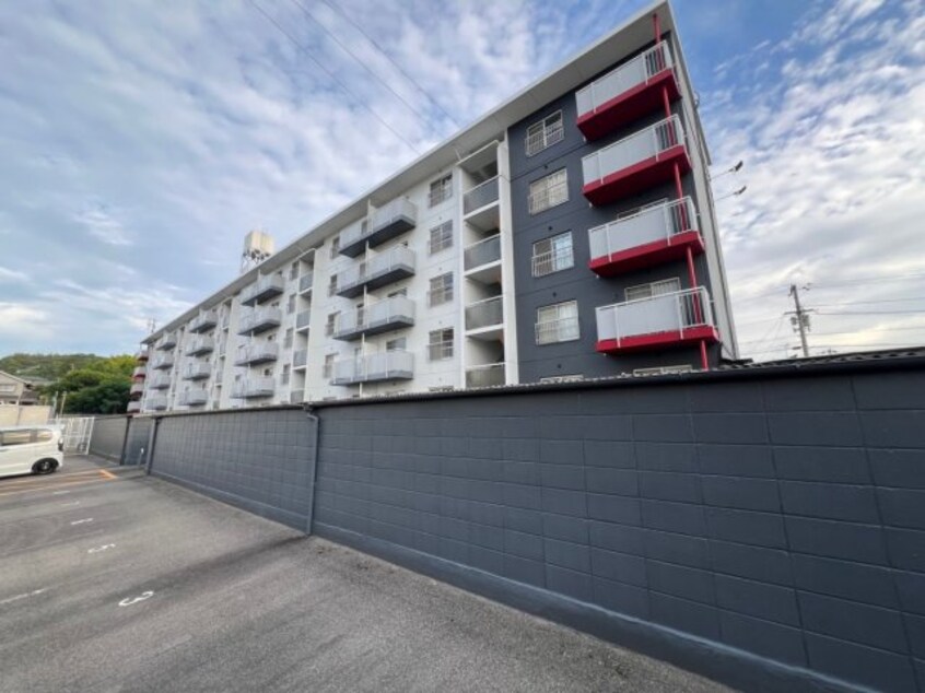  ラ・トゥール高松町　F1