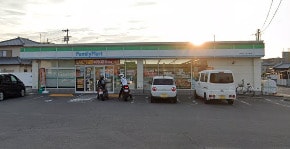 ファミリーマート 中央インター南店(コンビニ)まで404m ループサイド