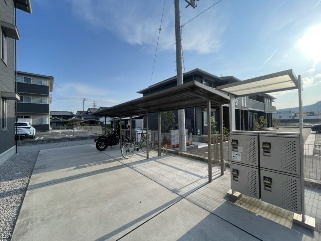  ユニヴェール　E棟