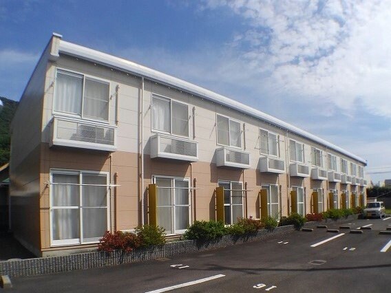  レオパレスニュー屋島
