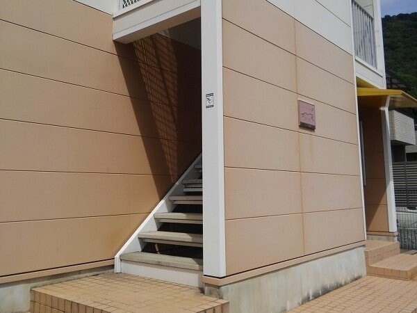  レオパレスニュー屋島