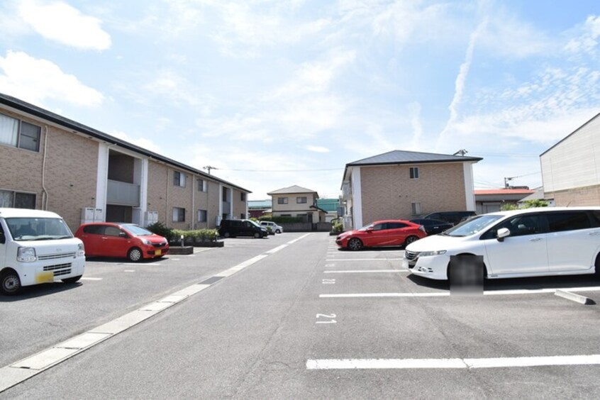  リースランド中府　B